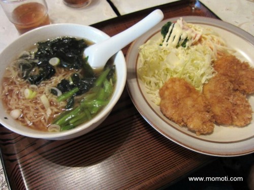 ランチ――ヒレカツと半ラーメン